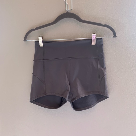 Lululemon In Movement Short 2.5" - Picture 8 of 9